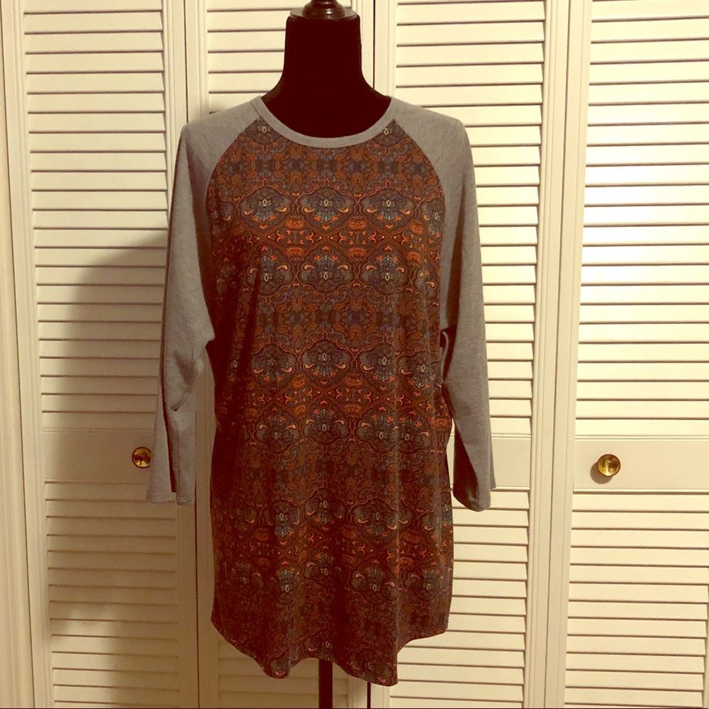 Lularoe randy tee